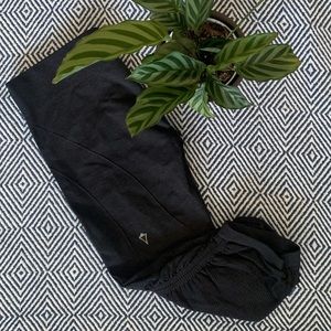 Iviva (Lululemon juniors brand) Seamless Leggings